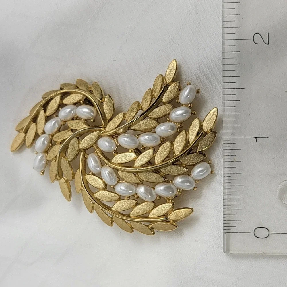 Trifari Vintage Gold Tone Faux Pearl Leaf Wheat Brooch Pin Textured MCM Signed